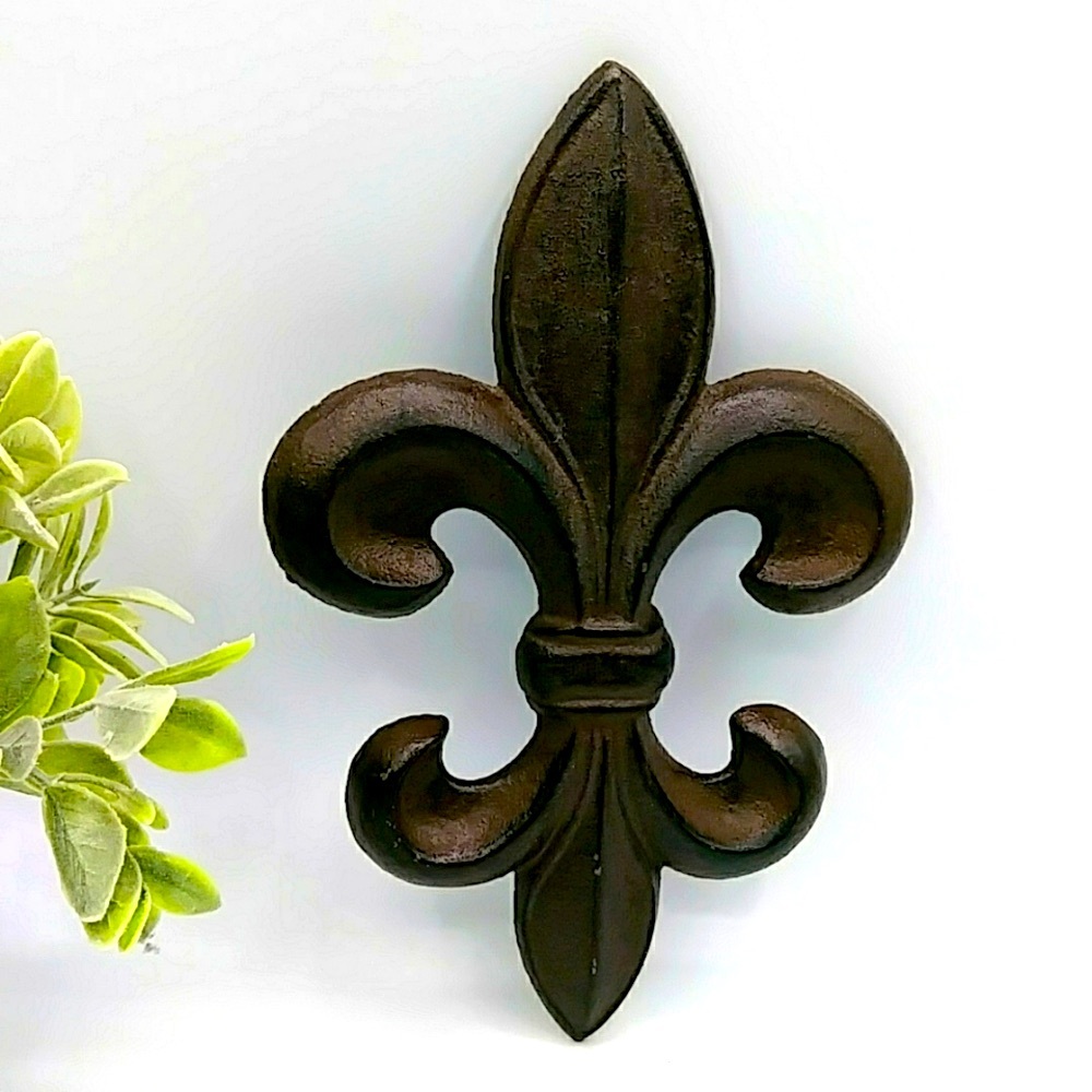 Fleur De Lis Cast Iron Wall Mount